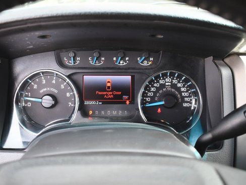 Used 2014 Ford F150 XLT w/ Equipment Group 302A Luxury image 31