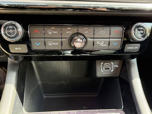 New 2026 Jeep Compass Limited image 19