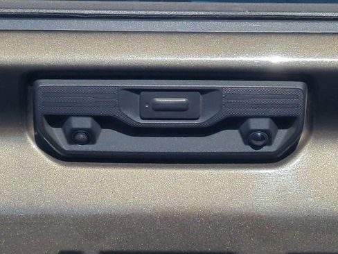 Used 2022 Chevrolet Silverado 2500 Custom w/ Custom Value Package AWD/4WD image 31