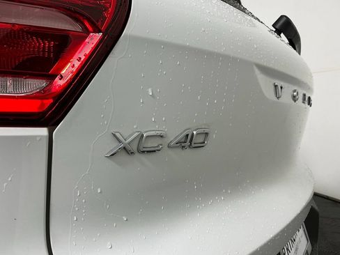 Used 2022 Volvo XC40 T5 Momentum w/ Premium Package AWD/4WD image 31