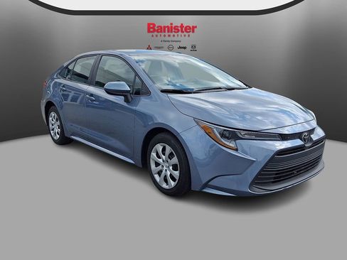 Used 2024 Toyota Corolla LE FWD image 3