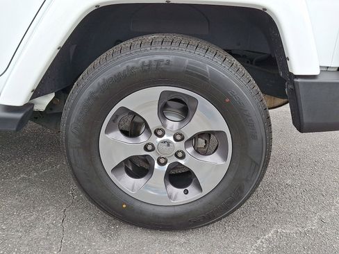 Used 2016 Jeep Wrangler Unlimited Sahara w/ Dual Top Group image 20