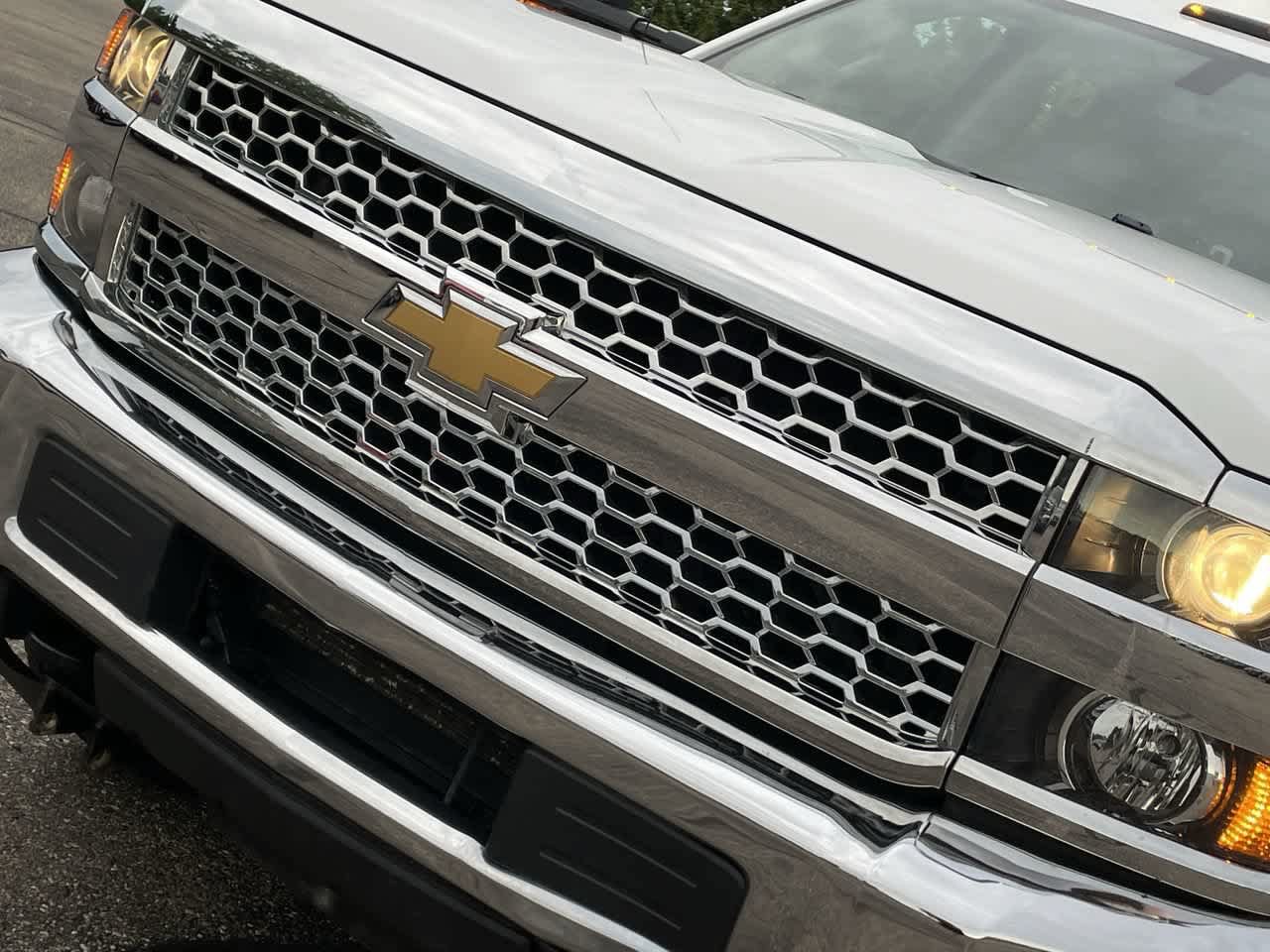 Used 2019 Chevrolet Silverado 2500 W/T AWD/4WD image 32
