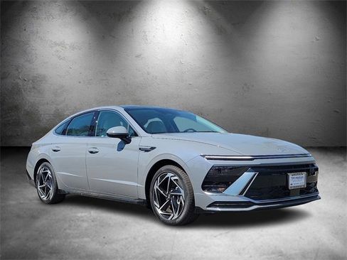 New 2025 Hyundai Sonata SEL image 2