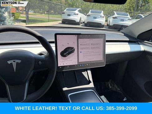 Used 2024 Tesla Model Y Long Range AWD/4WD image 17