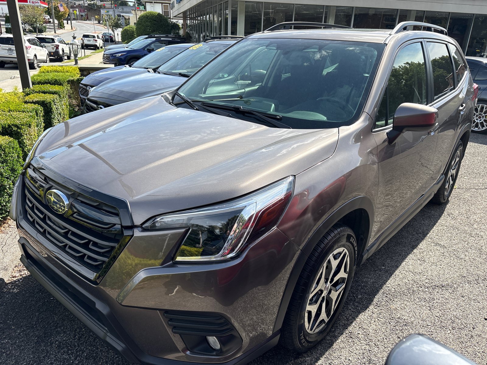 Used 2023 Subaru Forester Premium AWD/4WD image 3
