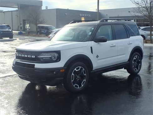 Certified 2023 Ford Bronco Sport Outer Banks w/ Tech Package image 3