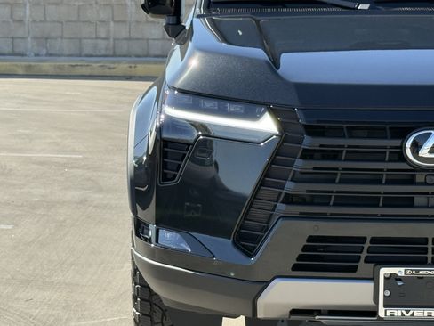 New 2026 Lexus GX 550 AWD/4WD image 7