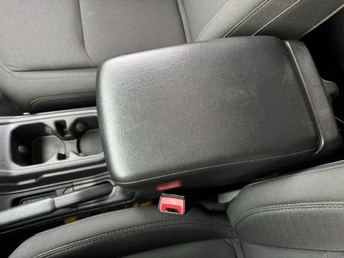 Used 2019 Jeep Wrangler Unlimited Sport S image 17