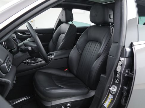 Certified 2023 Maserati Levante GT AWD/4WD image 17