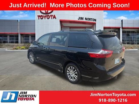 Used 2020 Toyota Sienna XLE FWD image 4