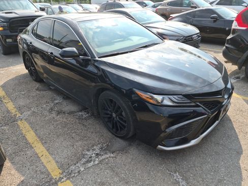 Used 2021 Toyota Camry XSE FWD image 5