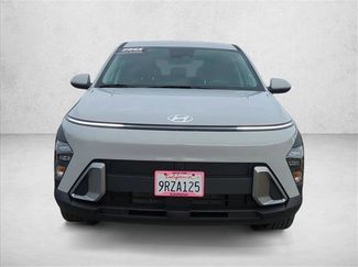 Used 2025 Hyundai Kona SE video 2