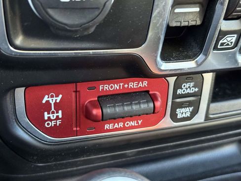 Used 2023 Jeep Wrangler Unlimited Rubicon AWD/4WD image 30