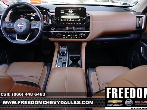 Used 2024 Nissan Pathfinder Platinum w/ Cargo Package image 7