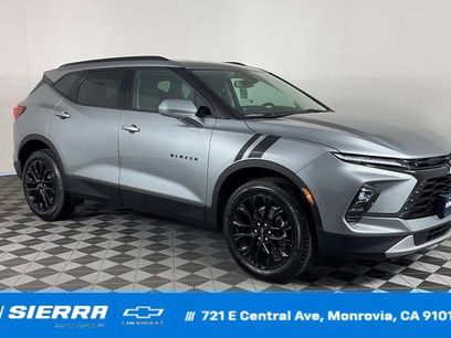 New 2025 Chevrolet Blazer LT w/ LPO, Black Sport Package