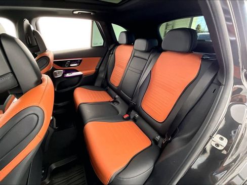 Used 2025 Mercedes-Benz GLC 300 image 32