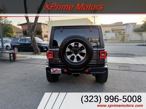 Used 2018 Jeep Wrangler Unlimited Sahara AWD/4WD image 6