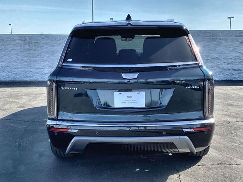 Certified 2026 Cadillac Vistiq Luxury image 34