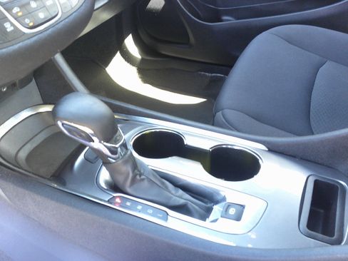 Used 2022 Chevrolet Malibu LT image 19