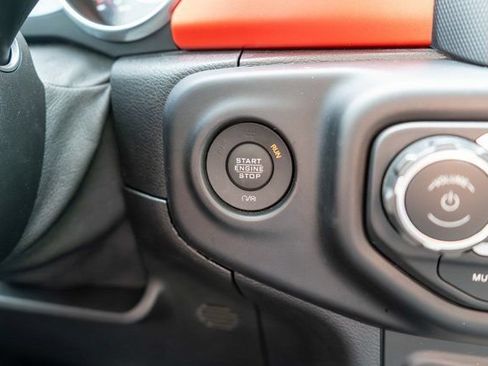 Used 2021 Jeep Gladiator Rubicon w/ Dual Top Group AWD/4WD image 24