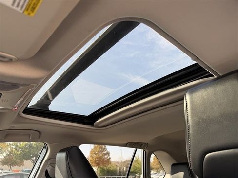 Used 2023 Toyota RAV4 XLE Premium image 24