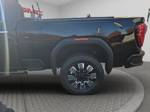 New 2025 GMC Sierra 2500 Denali w/ Denali Reserve Package image 35