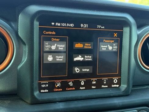 Used 2023 Jeep Gladiator Mojave w/ Cold Weather Group AWD/4WD image 21