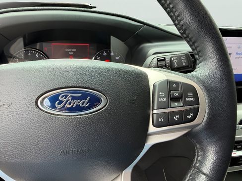 Used 2021 Ford Explorer XLT w/ Equipment Group 202A RWD image 26