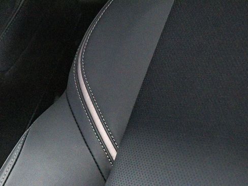 Certified 2026 Toyota Prius XLE FWD image 26