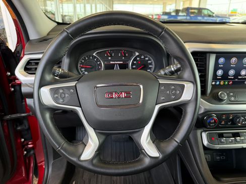 Used 2023 GMC Acadia SLT AWD/4WD image 11