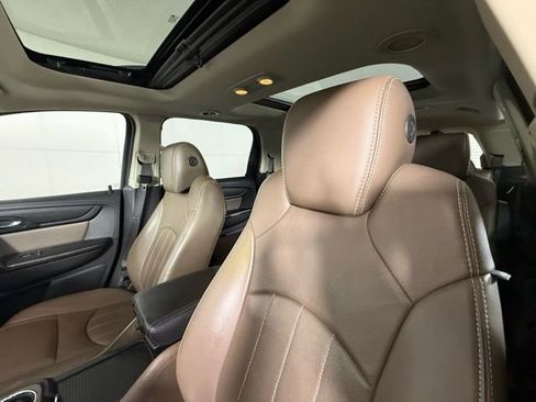 Used 2017 GMC Acadia Limited SLT image 16