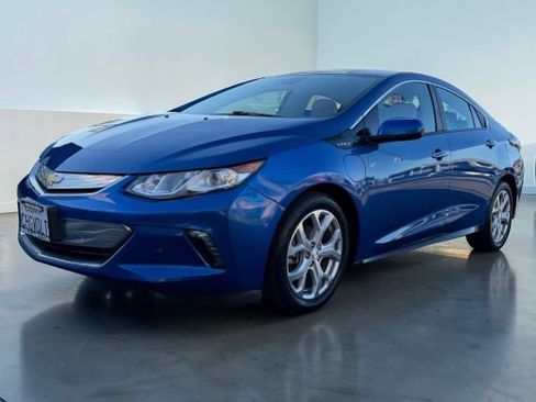 Used 2016 Chevrolet Volt Premier w/ Driver Confidence Package image 2
