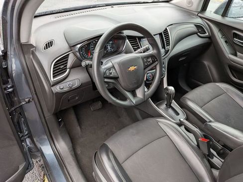 Used 2021 Chevrolet Trax LT AWD/4WD image 10