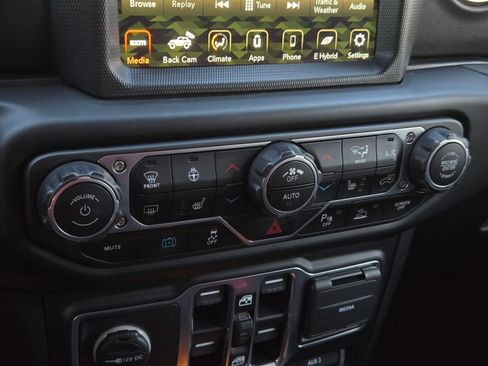 Used 2021 Jeep Wrangler Unlimited Sahara AWD/4WD image 22
