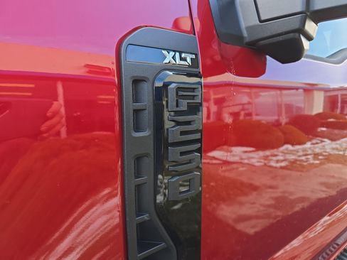 Used 2023 Ford F250 XLT w/ XLT Premium Package image 11
