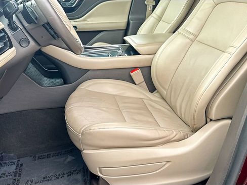 Used 2020 Lincoln Aviator Reserve w/ Equipment Group 201A image 17