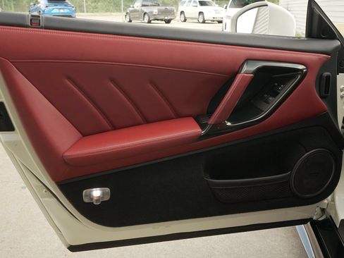 Used 2020 Nissan GT-R Premium w/ Premium Interior Package AWD/4WD image 19