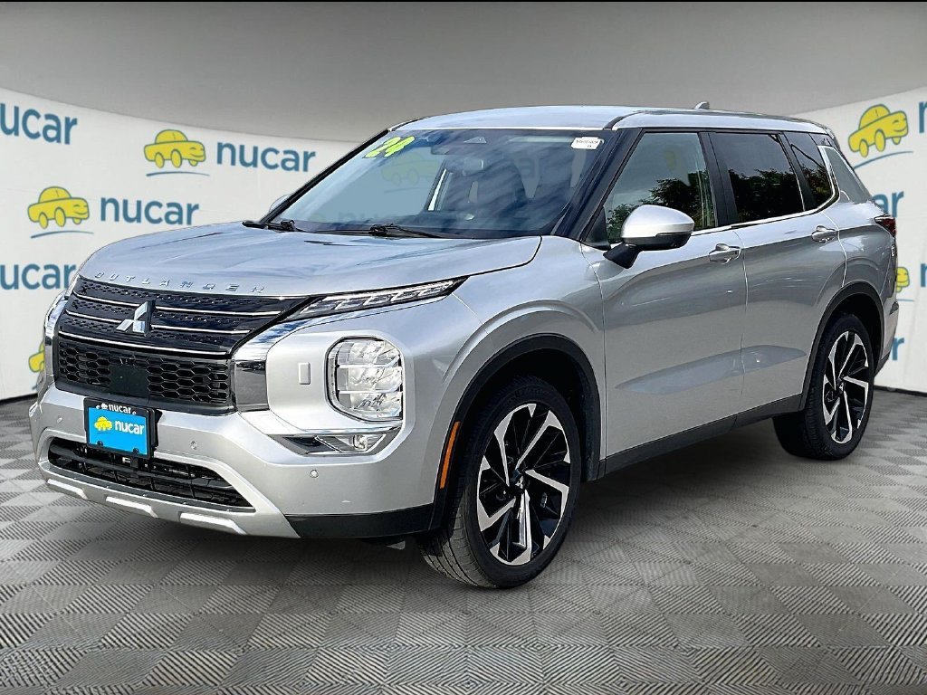 Used 2024 Mitsubishi Outlander SE AWD/4WD image 3