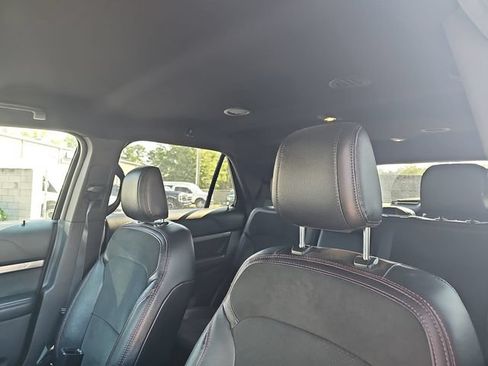Used 2019 Ford Explorer XLT w/ Equipment Group 202A FWD image 10