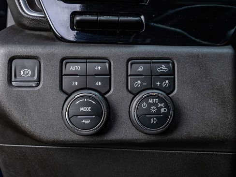 Used 2024 Chevrolet Silverado 2500 High Country w/ High Country Premium Package AWD/4WD image 22