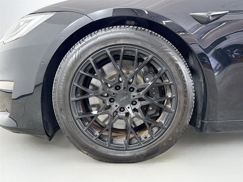 Used 2021 Tesla Model S Plaid image 13