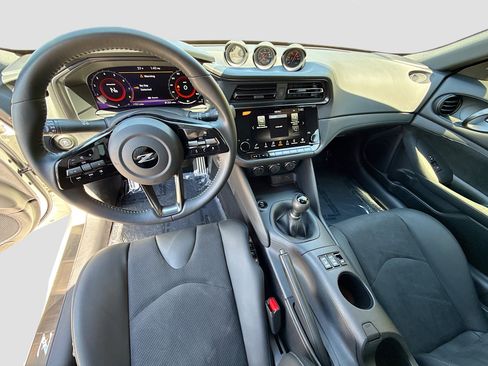 Used 2025 Nissan Z Performance w/ Floor Mat Package image 15