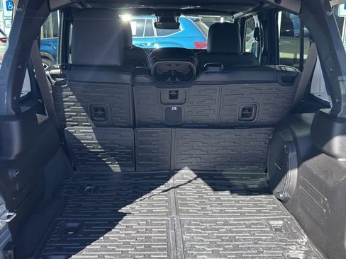 Used 2024 Jeep Wrangler Sahara w/ Technology Group image 14