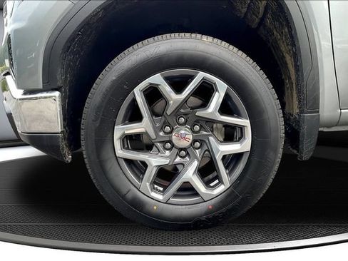 Used 2023 GMC Sierra 1500 SLT w/ SLT Premium Plus Package AWD/4WD image 35