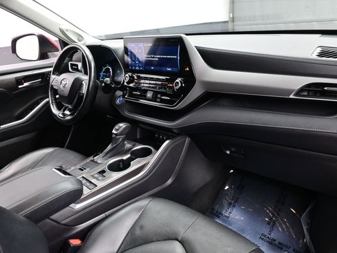 Used 2021 Toyota Highlander Platinum image 15
