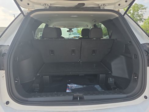 Used 2023 Chevrolet Equinox LT FWD image 12