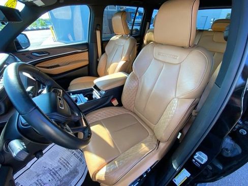 Used 2022 Jeep Grand Cherokee Summit w/ Adv Protech Group IV AWD/4WD image 13