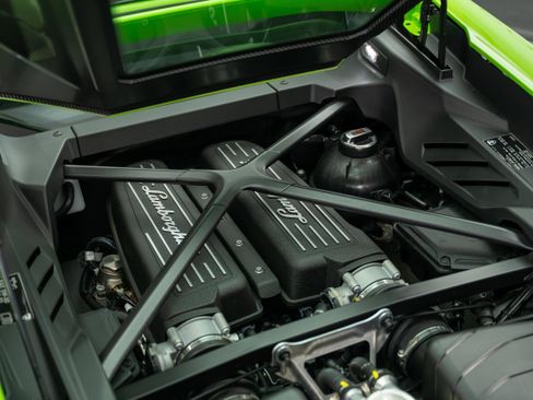 Used 2024 Lamborghini Huracan Tecnica RWD image 18
