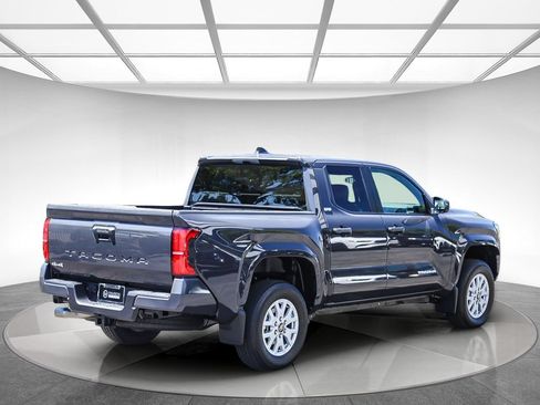 Used 2026 Toyota Tacoma SR5 AWD/4WD image 4